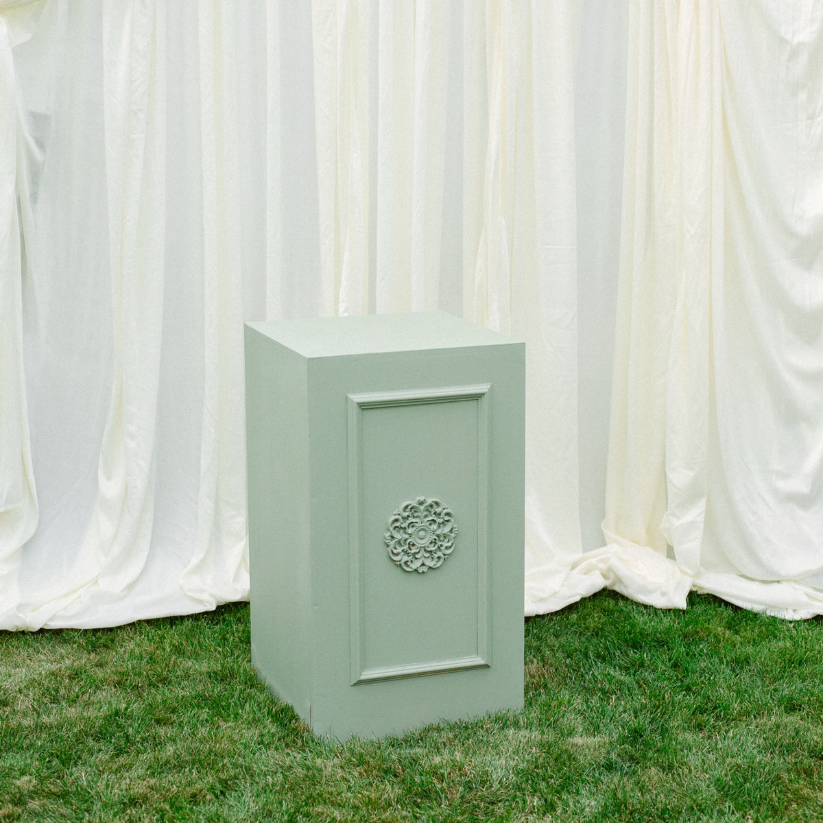 The Petite Plinth